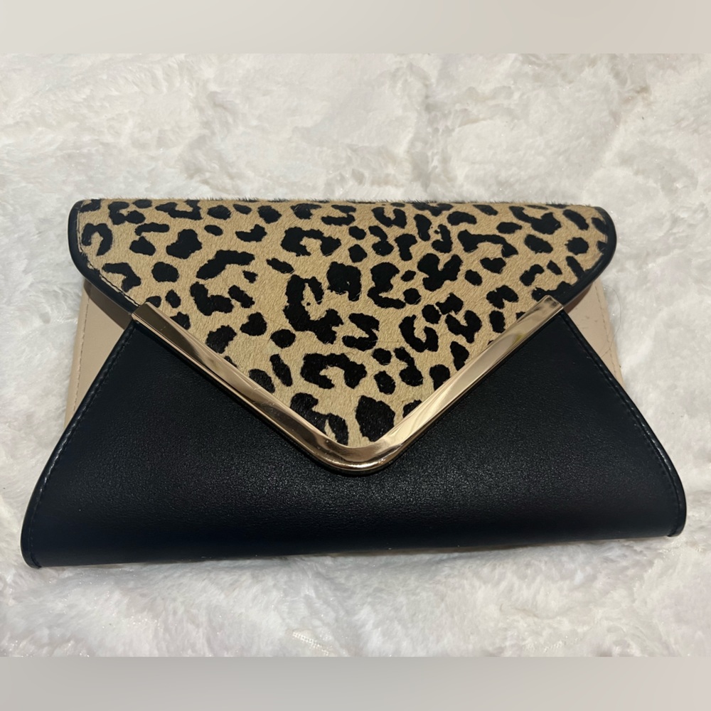 Aldo clutch with chain